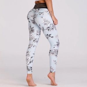 Scrunch butt leggings